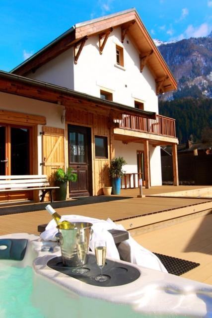 Mont Blanc Spa Chalet Bnb Chamonix Exterior photo