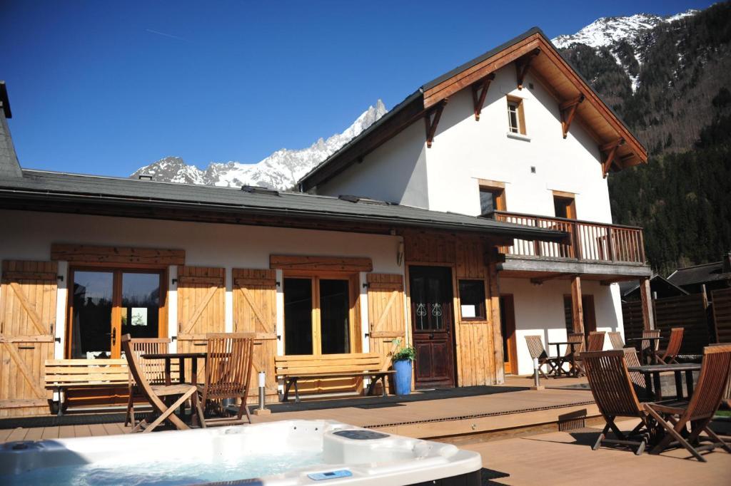 Mont Blanc Spa Chalet Bnb Chamonix Exterior photo
